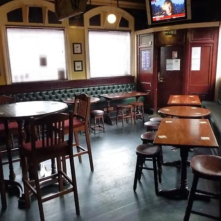 Bed & Breakfast Shanahans With Sports Bar Birmingham