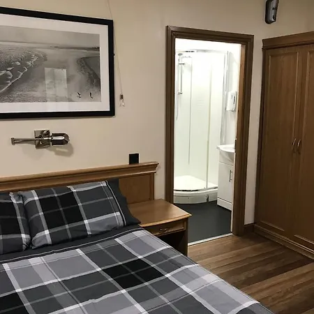 Bed & Breakfast Shanahans With Sports Bar Birmingham