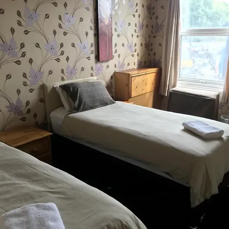 Bed & Breakfast Shanahans With Sports Bar
